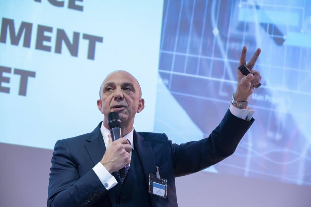 Comment réussir à construire de nouvelles centrales nucléaires dans les temps ? Moment fort de l'année pour l'INSTN, la leçon inaugurale de notre diplôme INSTN d'Ingénieur spécialisé en Génie atomique a été prononcée ce mardi 17 octobre 2023 à Saclay par Stéphane Aubarbier, directeur général délégué d'Assystem.