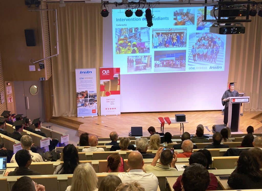 Nous avons fêté mercredi 19 juin à l'INSTN Saclay nos nouveaux diplômés ingénieurs spécialisés en Génie atomique ! Familles, amis, enseignants et collègues de l'INSTN étions mobilisés autour de la promotion 2022-2023 qui a étudié sur les trois sites de Cadarache, Saclay, et Cherbourg en partenariat avec l'Ecole Atomique (EAMEA). La cérémonie, toute première organisée depuis le covid, était parrainée par Assystem.